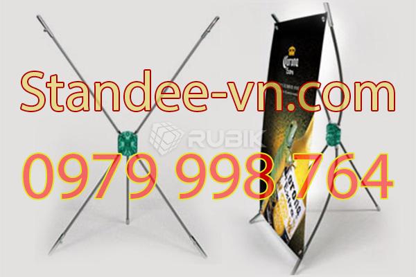 Standee chữ X là gì? Các loại standee chữ X nào đang được sử dụng phổ biến?