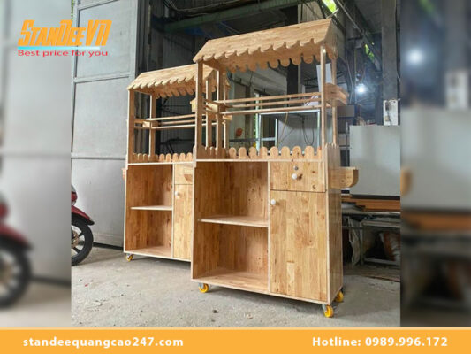 Quầy bán hàng bằng gỗ